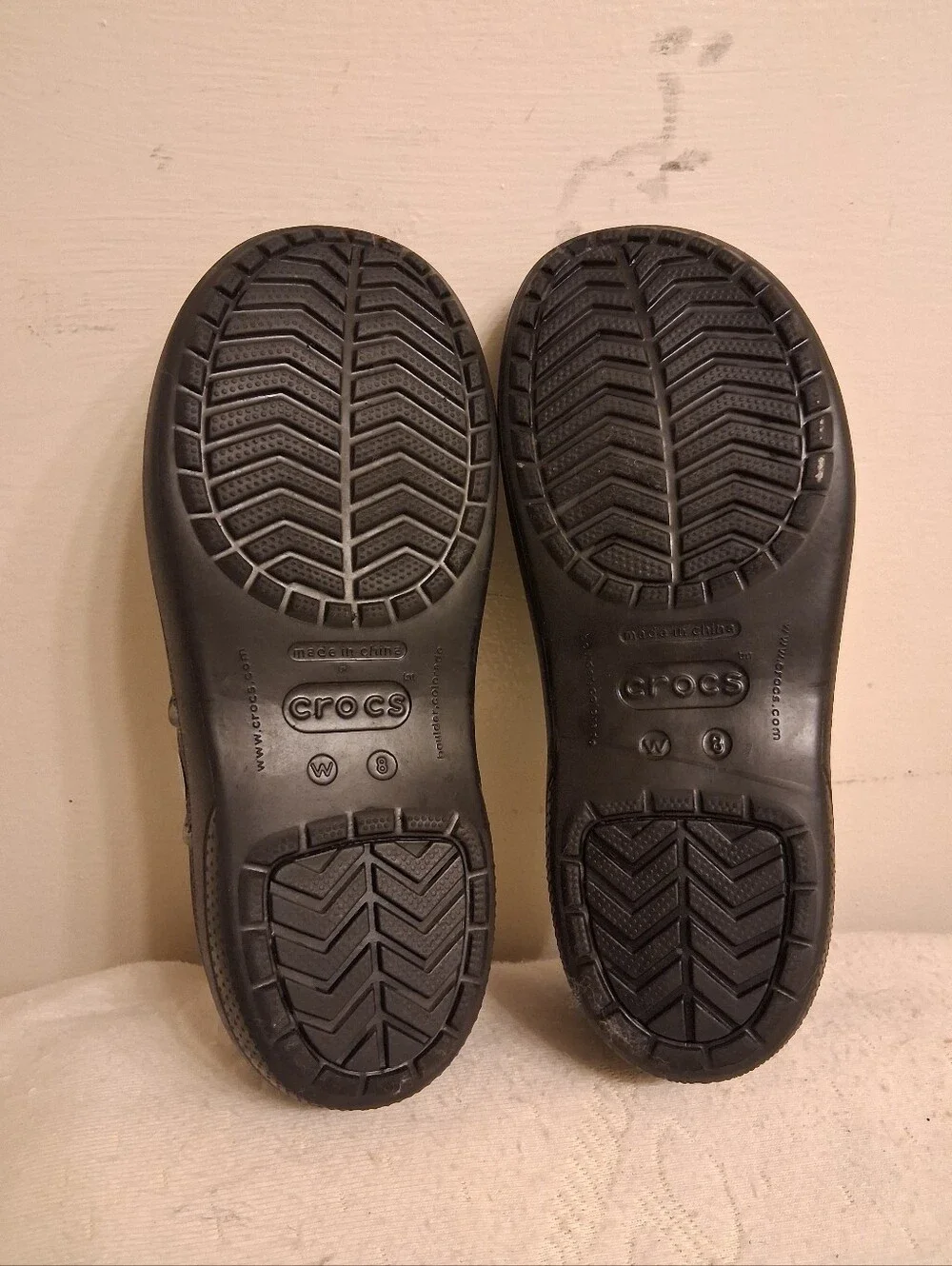 Womens CROCS Black Slip-On Clog Shoes Size 8 good for Nurses